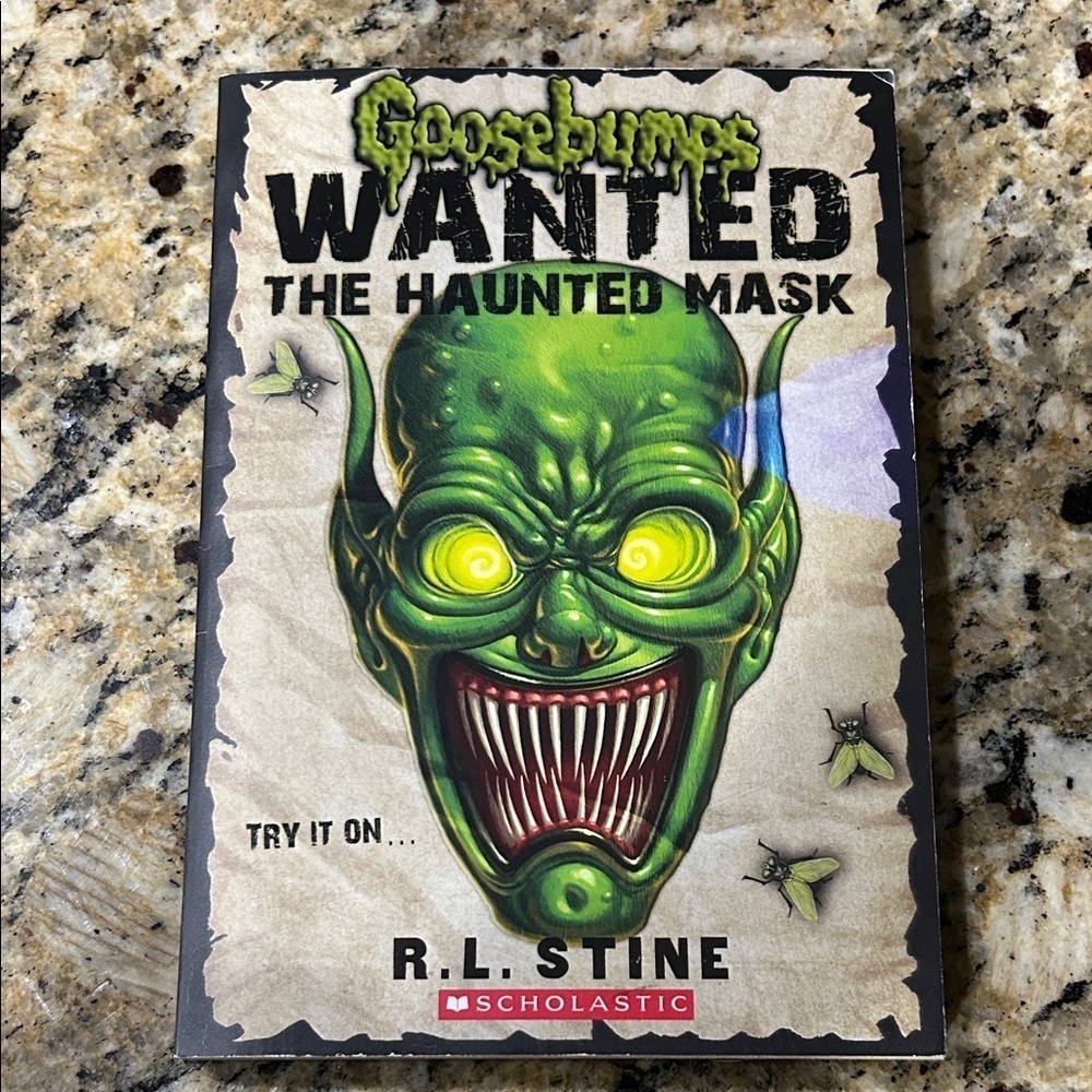 Scholastic Goosebumps: Wanted - The Haunted Mask with Green Cover